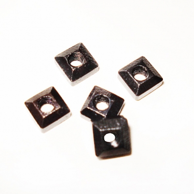 2 stuks minutenwijzer moertje comtoise. Schroefdraad: M3 mm.
