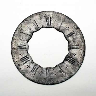 Tinnen wijzerplaat Ø 21 cm.