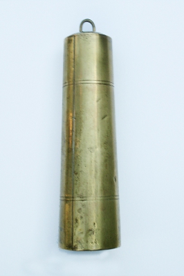 Messing gewicht voor Friese klok. 3590 gr.