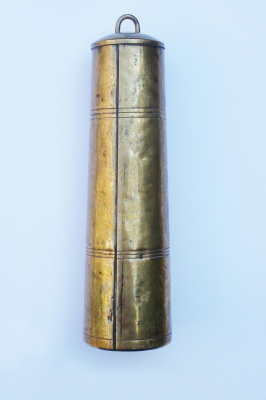 Messing gewicht voor Friese klok. 3590 gr.