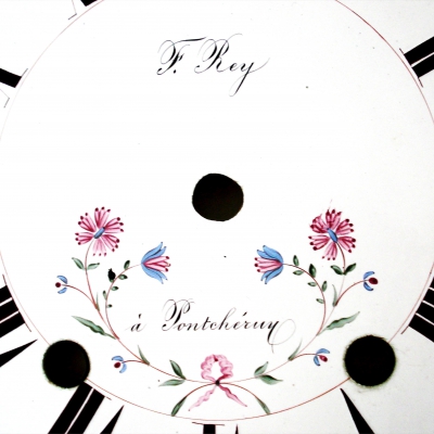 Antieke wijzerplaat in perfecte kwaliteit met prachtige emaille bloemsierkunst.