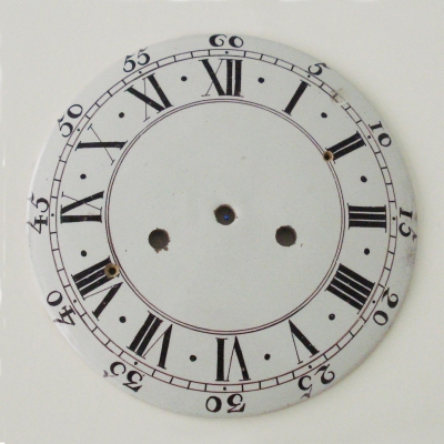 Faïence wijzerplaat. Diameter 22 cm