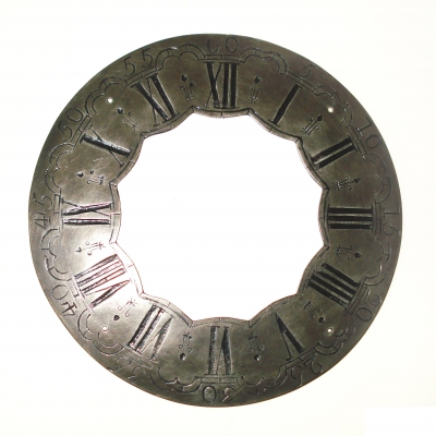 Tinnen cijferring Ø 21,2 cm.