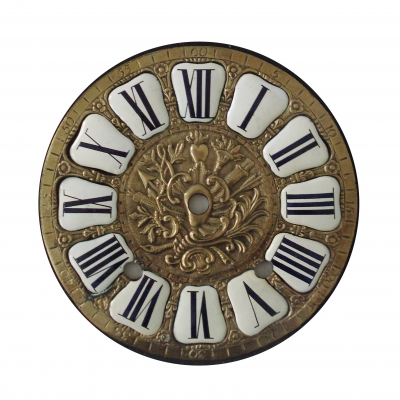 Voorplaat met bronzen/messing met een cartouche cijferring van Ø 21,2 cm. 