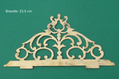 HANDGEZAAGD belhek breed ca. 23,5 cm.