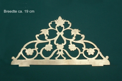 HANDGEZAAGD belhek breed ca. 19,0 cm.