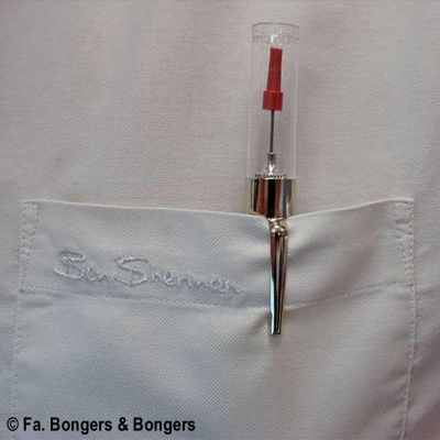 Synthetische klok olie van hoge kwaliteit in een handige doseerpen ter grootte van een balpen.