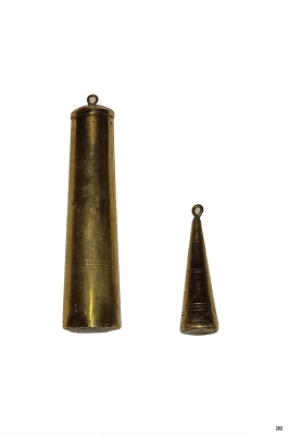 204 - Antiek stel wekkergewichten voor Friese klok. 375 gr. / ca. 52 gr.