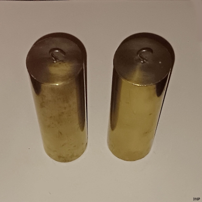 Gewichten (cilindrisch) messing / lood. (Art.Nr. O03-316)